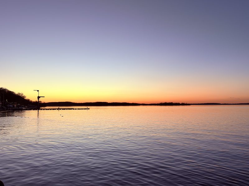 门多塔湖 · 暮色栈桥